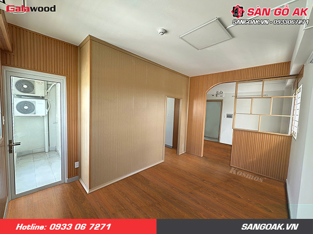 Tấm vách ngăn nhựa vàng sồi đậm Galawood VN-913